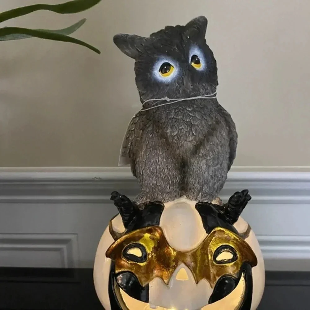 Lighted Pumpkin Halloween Figurine - Picture 3 of 4